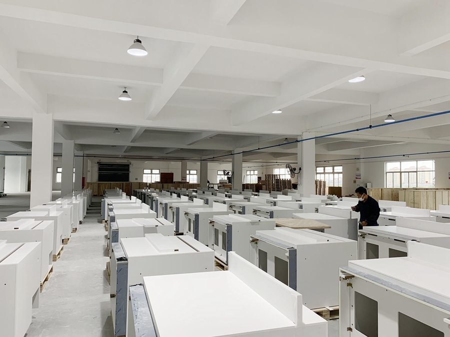 優尼科斯居家辦公用品需求量增大，訂單暴增